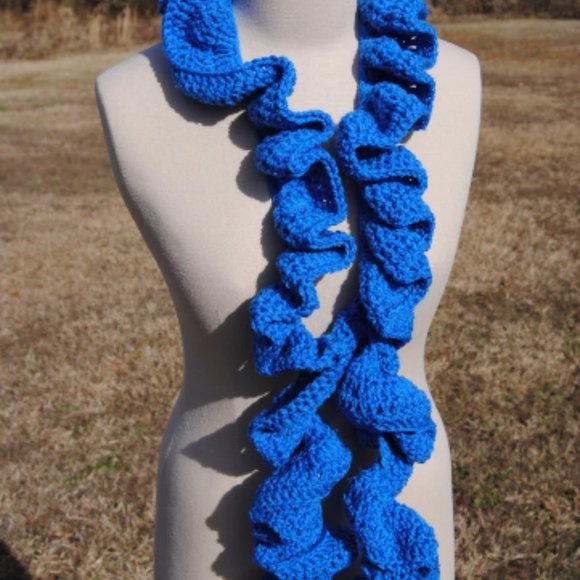Crochet Blue Ruffle Scarf/New - Picture 3 of 3